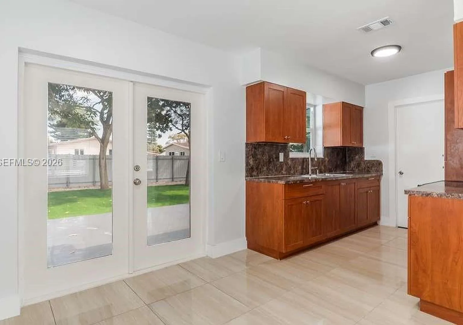630 SW 28th Drive, Fort Lauderdale, FL 33312 — Photo 3