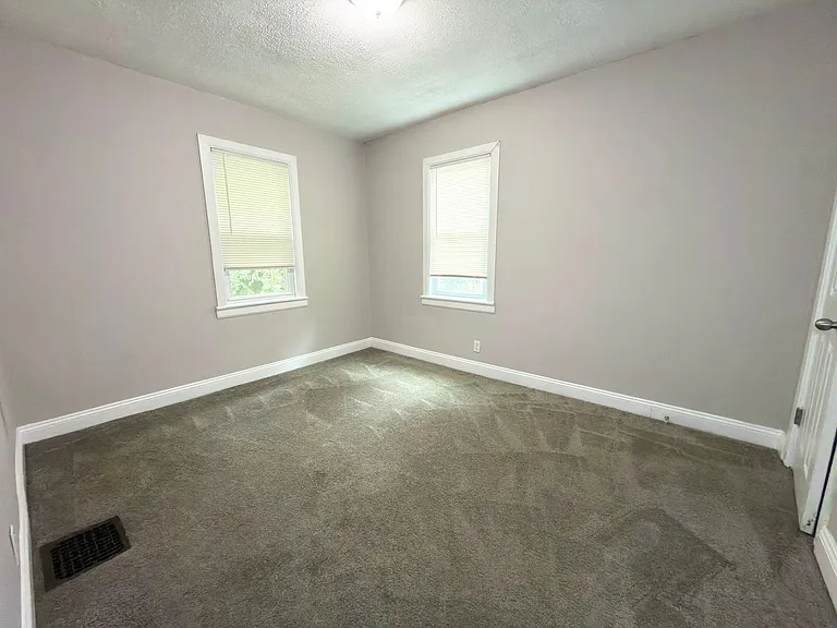 1708 Hunt Rd — Photo 6