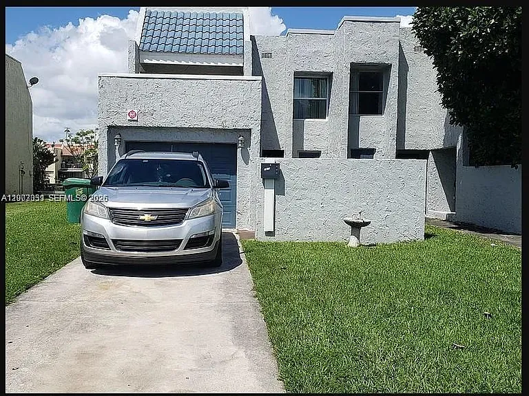 1815 NW 56th Ter #15 — Photo 1