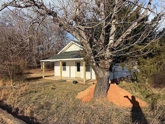 2nd image of 221 Mayo Rd