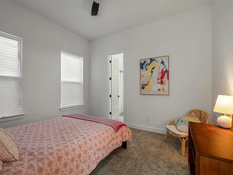 1234 E 23rd St — Photo 22