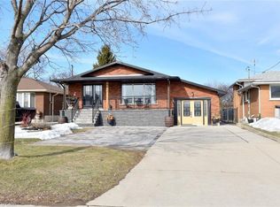 682 Mohawk Rd W, Hamilton, ON L9C 1X8