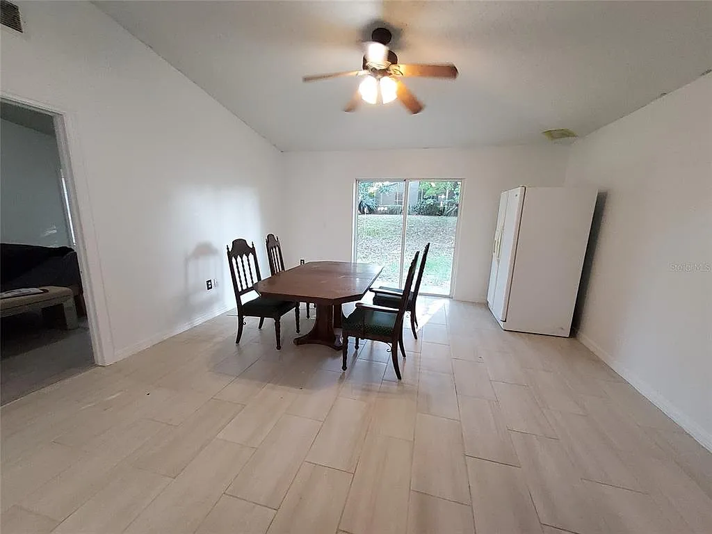 4 bed, 2.0 bath, 1902 sqft, $2,300 — Photo 4