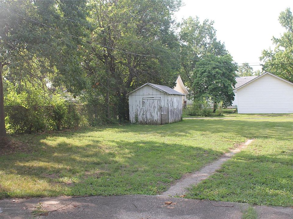 52 W Beach Ave, Wood River, IL 62095 Zillow