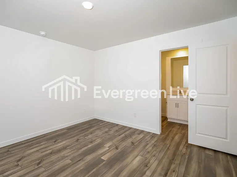 323 Lightening Ave — Photo 8