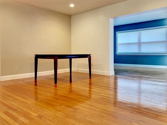 3rd image of 486 Pinewood Dr