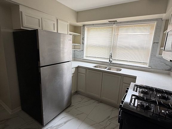 4th image of 9219 S Cottage Grove Ave #Ge