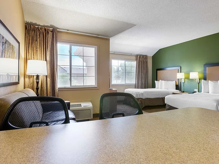 Deluxe Studio - 2 Full Beds