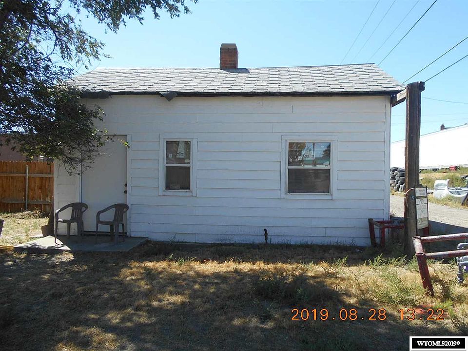 2nd image of 213 E Front St