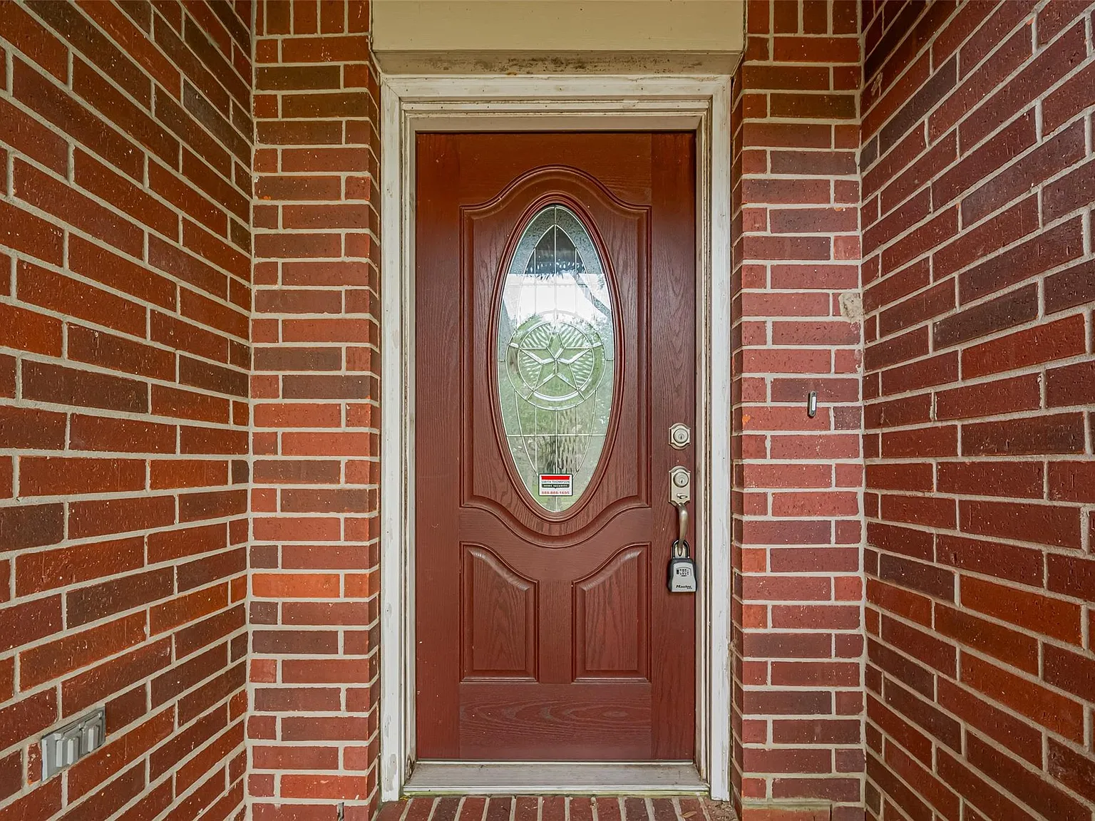 3 bed, 2.0 bath, 1734 sqft, $2,100 — Photo 3