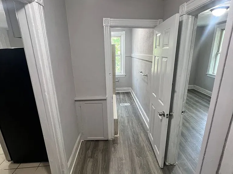 150 Home Ave — Photo 8