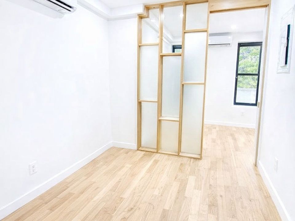 2nd image of 223 E 21st St #1RR