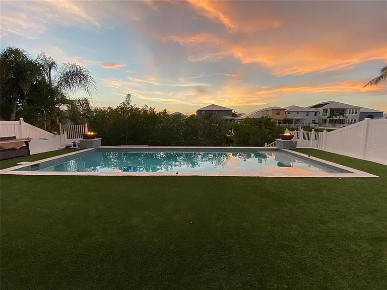 416 Bahama Grande Blvd — Photo 4