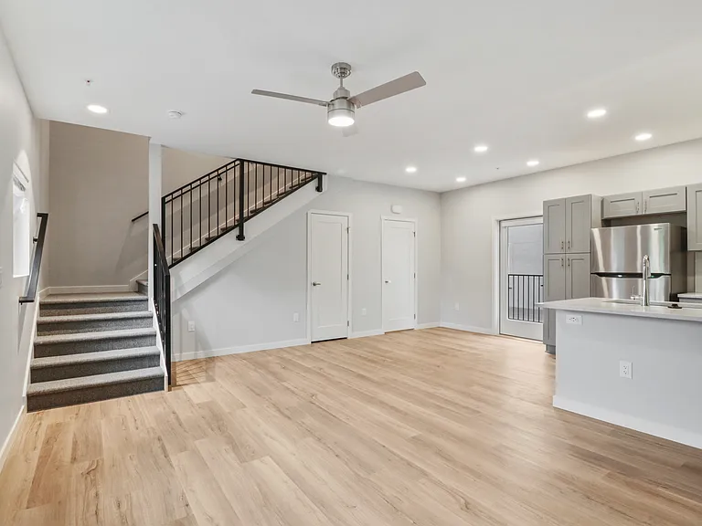 The Edge at State Apartments & Townhomes — Photo 25