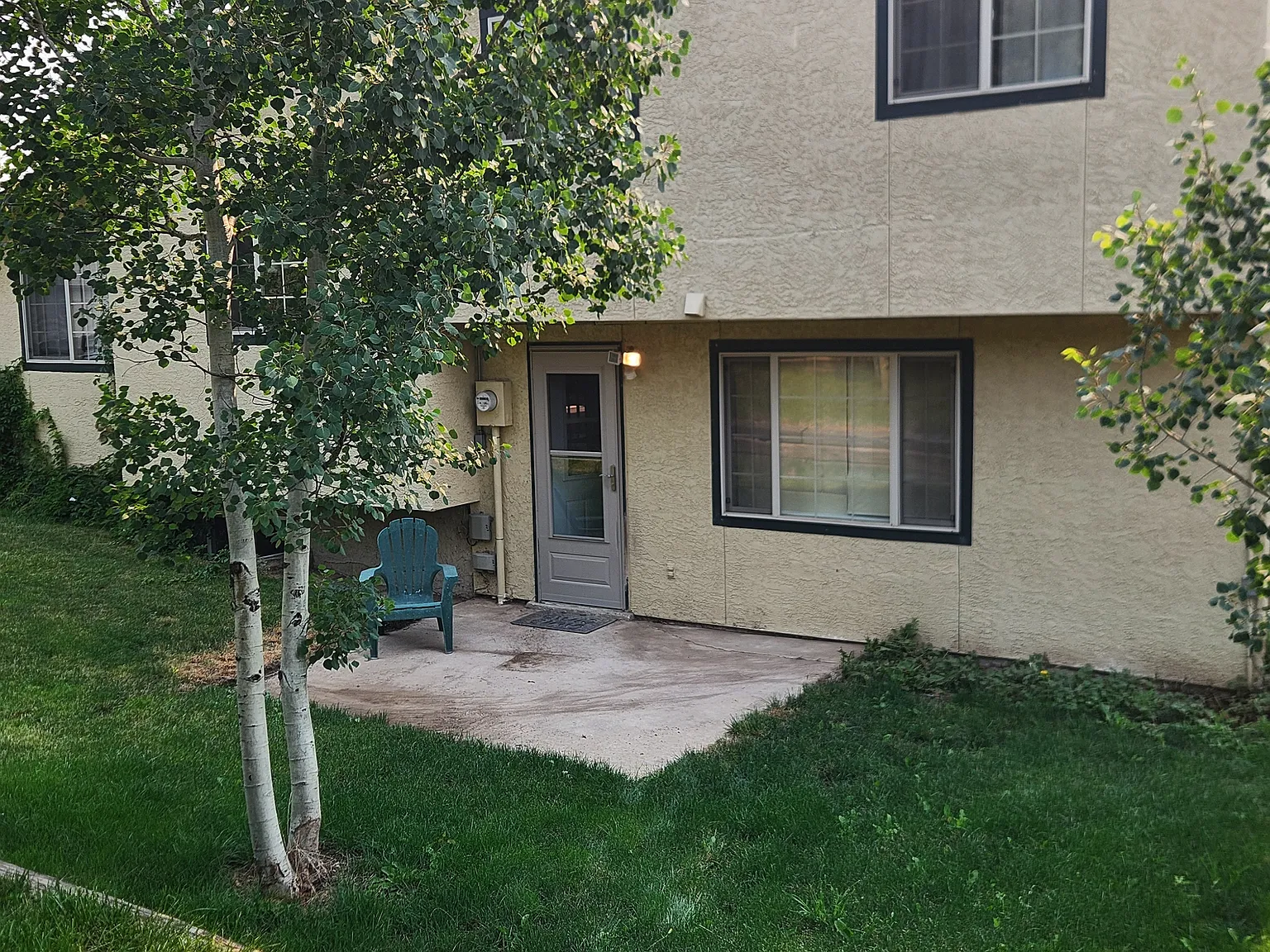 4 bed, 2283 sqft, $2,595 — Photo 2