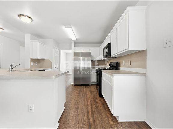 3rd image of 10431 Trail Ridge Ct