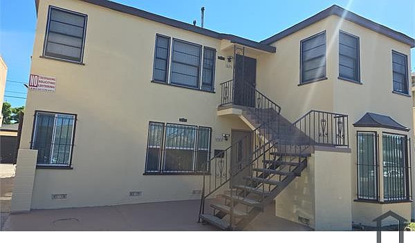 1st image of 1022 W 57th St