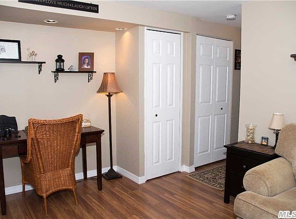 5th image of 22 Birchwood Dr