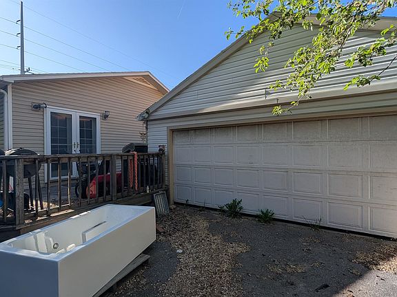 5th image of 3408 Poleline Rd