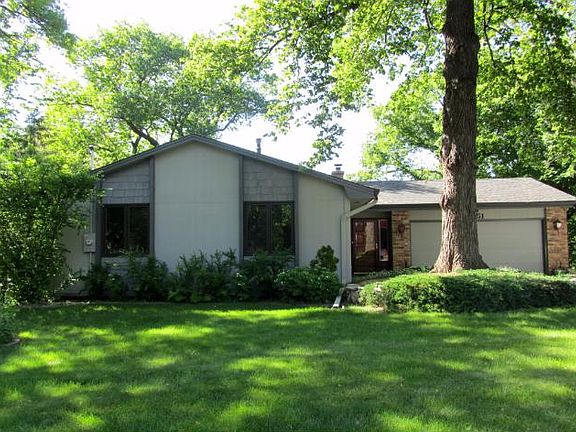 2nd image of 1151 Kingsview Ln N