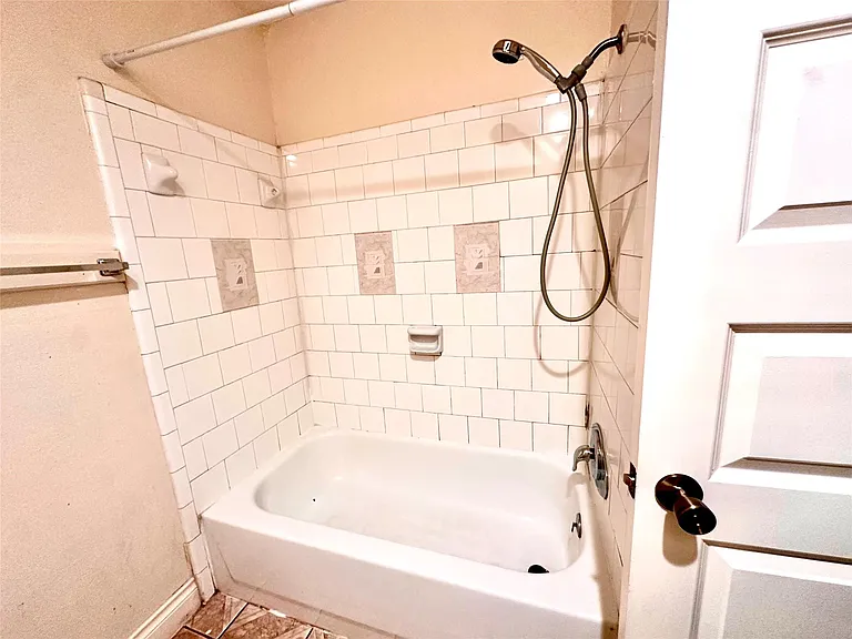 7754 Bunker Wood Ln — Photo 12