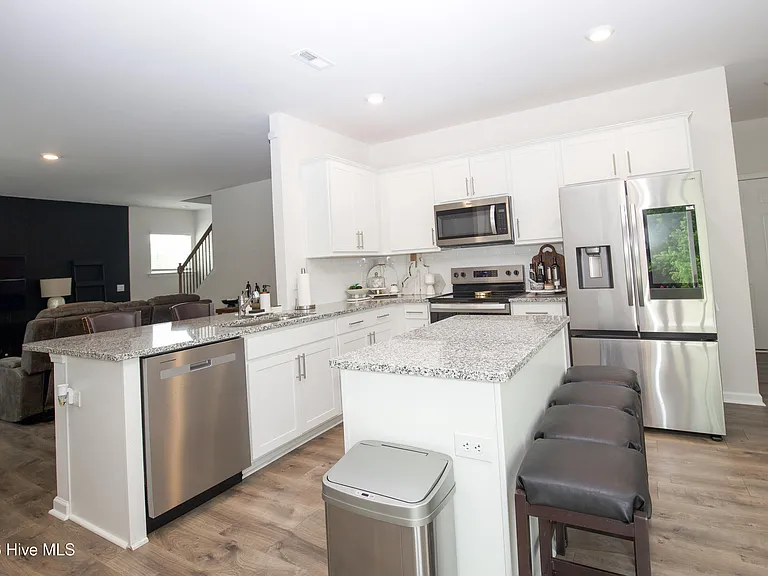 1179 Misty Creek Dr — Photo 20