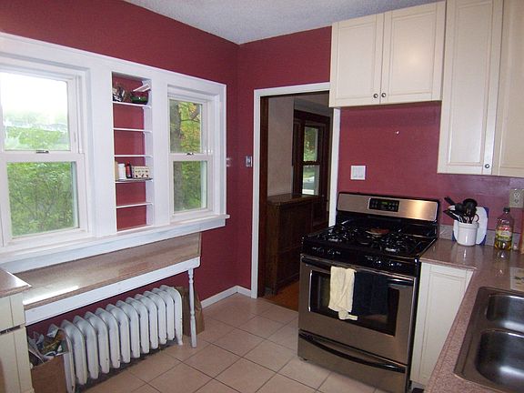 Light and bright kitchen - all new!