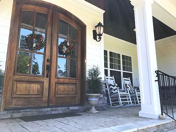 Front entryway/porch