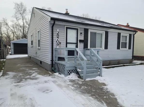 29709 Balmoral St, Garden City, MI 48135