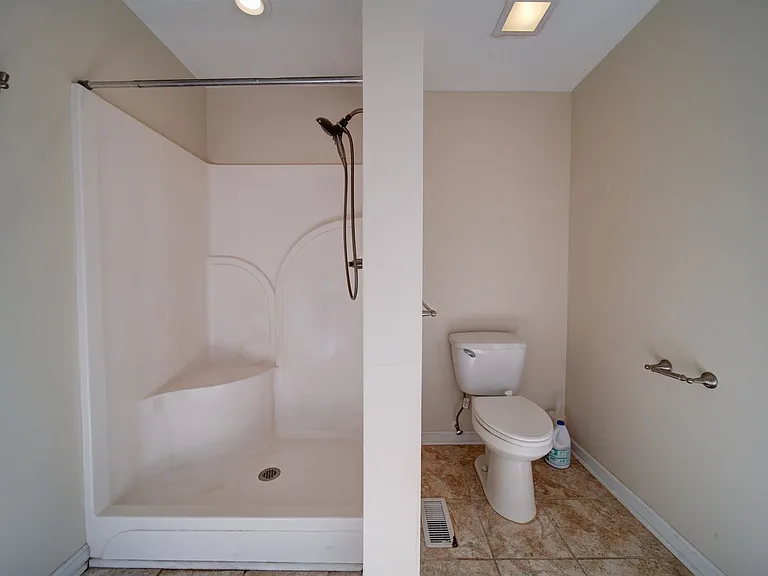 910 Basilwild Dr — Photo 14