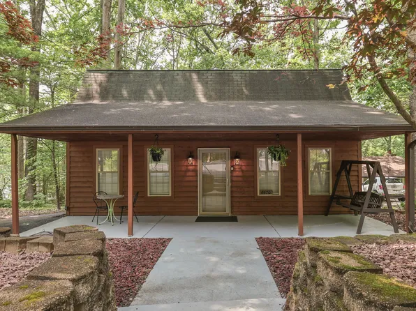 6670 Groundhog Dr, Nineveh, IN 46164