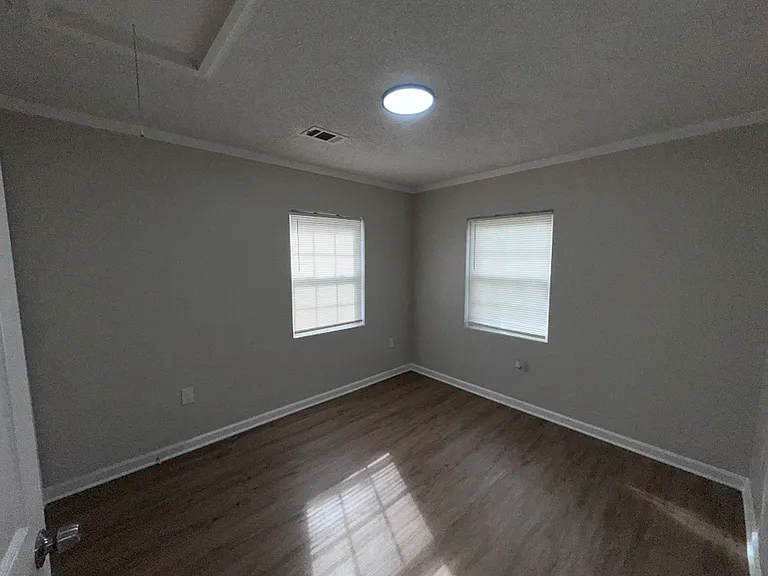 207 South Ave SE — Photo 5