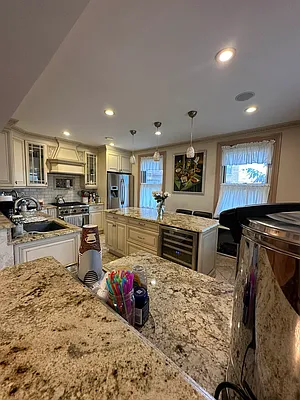 Rented by Amorelli Realty | media 24