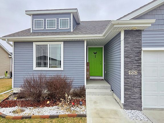 2nd image of 950 8th St