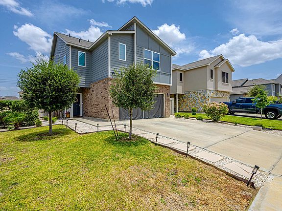 3rd image of 4215 Lorisa Dr