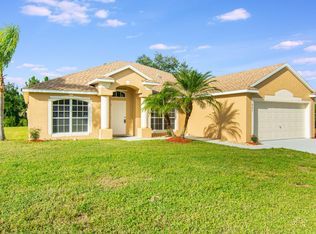 1867 Vauxhall St NW, Palm Bay, FL 32907