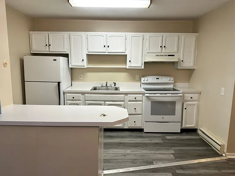 7 1/2 Marvin St — Photo 3