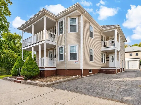 33 Ivy St, Pawtucket, RI 02860