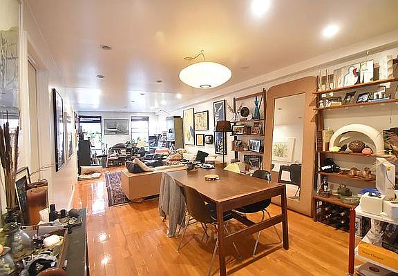 3rd image of 23 Pell St #1