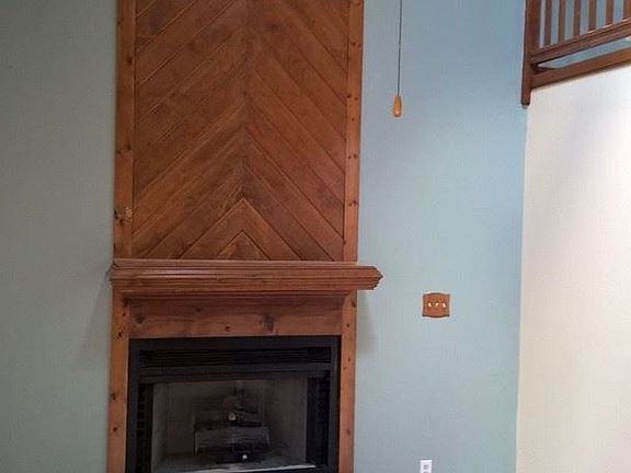 2nd image of 10124 Hilltop Farms Dr