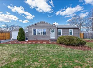 38 Meadowcrest Dr, Riverside, RI 02915