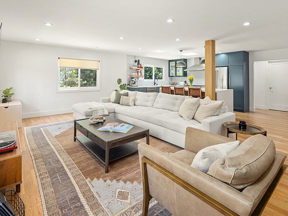3rd image of 886 Hilldale Ave