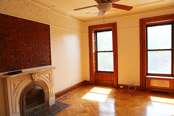 Rented by Chris Stewart, LREB | media 35