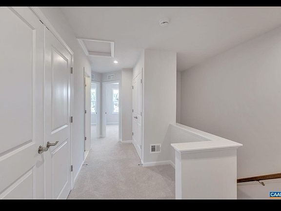 5th image of 4831 Mercer St