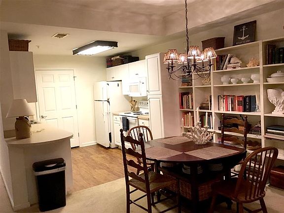 Dining/ Kitchen