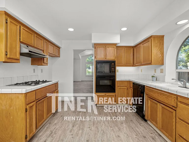 180 Briggs Ranch Dr — Photo 3
