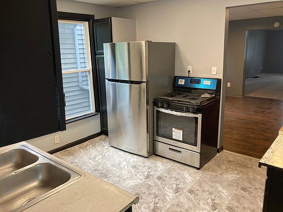 4th image of 22 Norman Ave #2