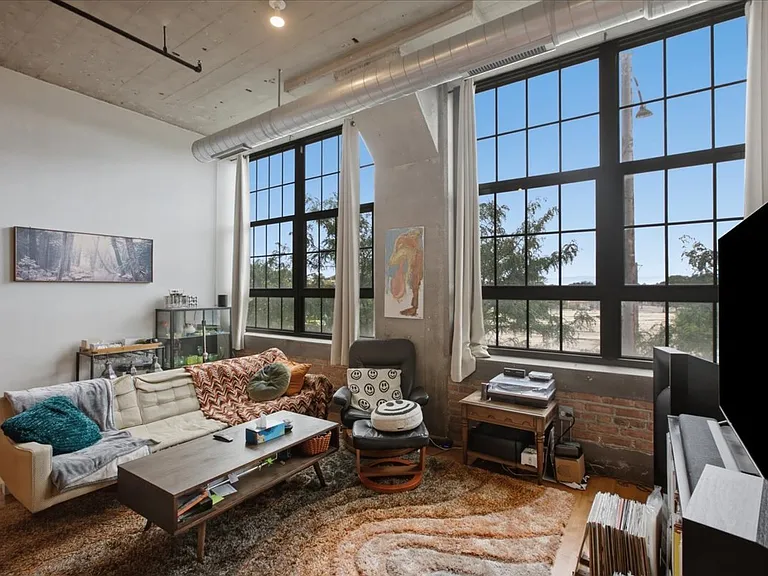 3963 W Belmont Ave #204 — Photo 6