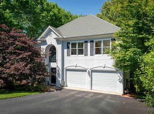 912 King William Dr, Charlottesville, VA 22901