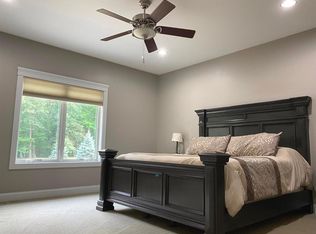 474 Roxbury Rd, Valparaiso, IN 46385